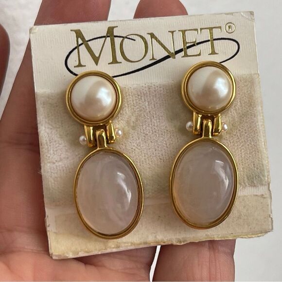 Monet faux pearl, moonglow cabochon dangle, drop stud earrings - Picture 1 of 6
